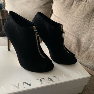 Black Mattie Zipper Shoetie